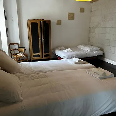 Du Chateau De Saturnin Sur Loire Hotel