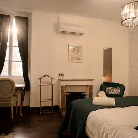 Du Chateau De Saturnin Sur Loire Hotel *