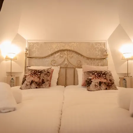 Du Chateau De Saturnin Sur Loire Hotel