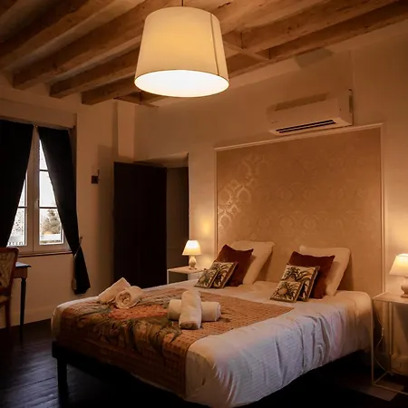 Hotel Dépendance Château De Saturnin Sur Loire *