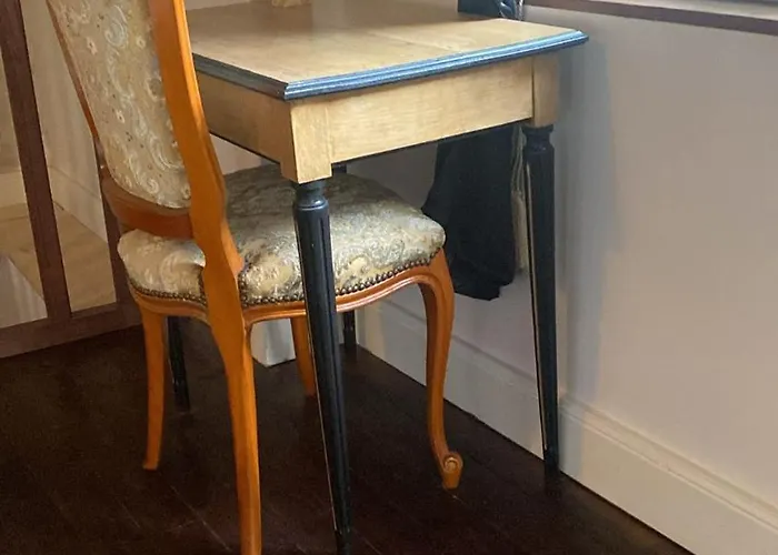 Du Chateau De Saturnin Sur Loire فندق *