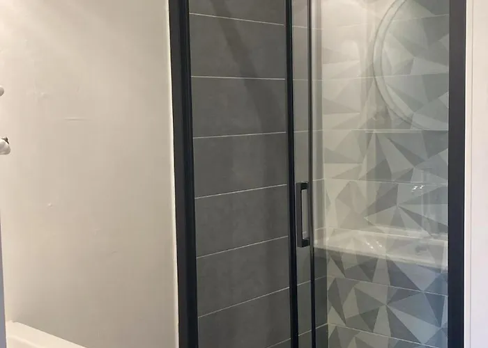 فندق Du Chateau De Saturnin Sur Loire