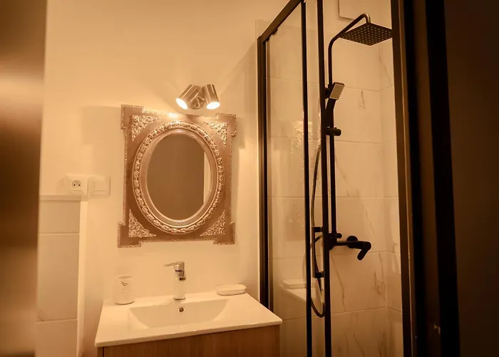 Du Chateau De Saturnin Sur Loire