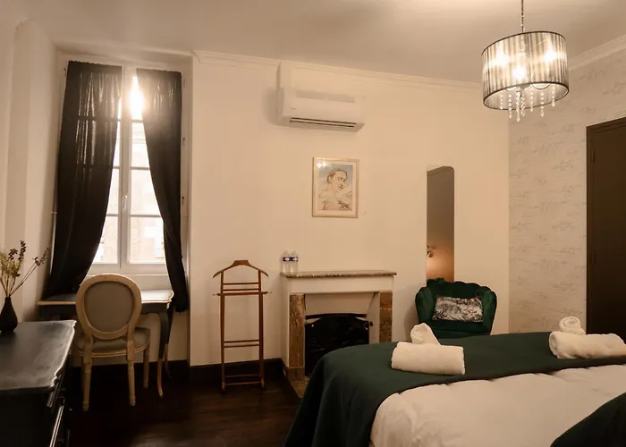 Hotel Du Chateau De Saturnin Sur Loire